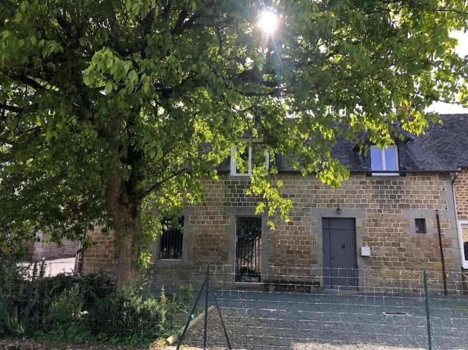 Aupres De Mon Arbre Pontmain Exterior foto